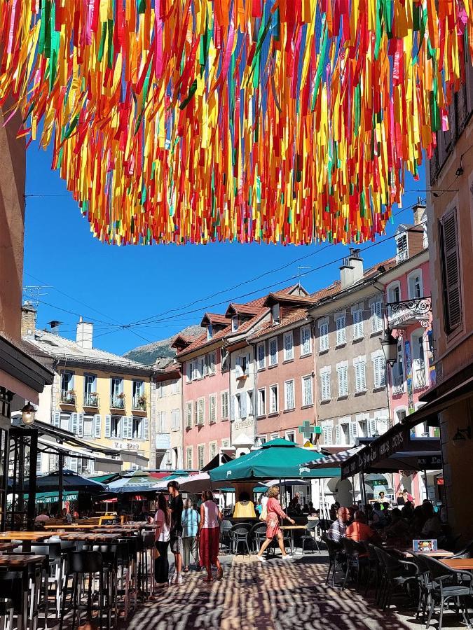 L'Escale Centre Historique De Gap Meuble De Tourisme Classe 3 Etoiles Luaran gambar